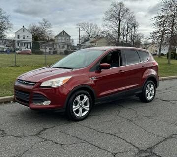 2014 Ford Escape SE: Fuel-Efficient Fun with a Tech Twist ($6,995)