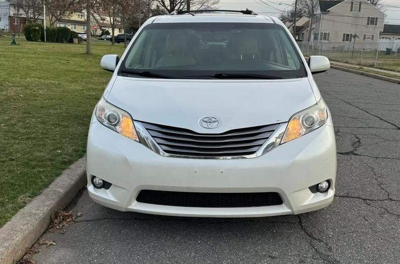 2017 Toyota Sienna XLE