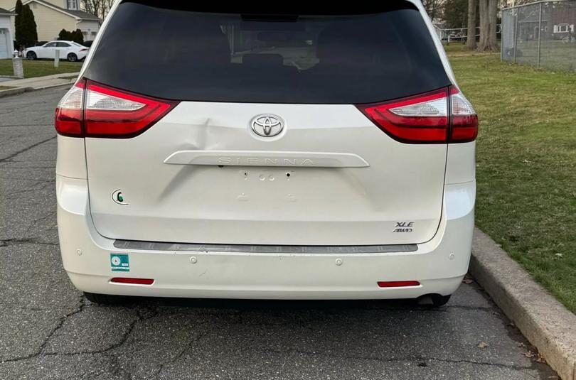 2017 Toyota Sienna XLE