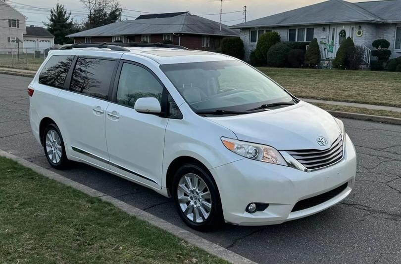 2017 Toyota Sienna XLE